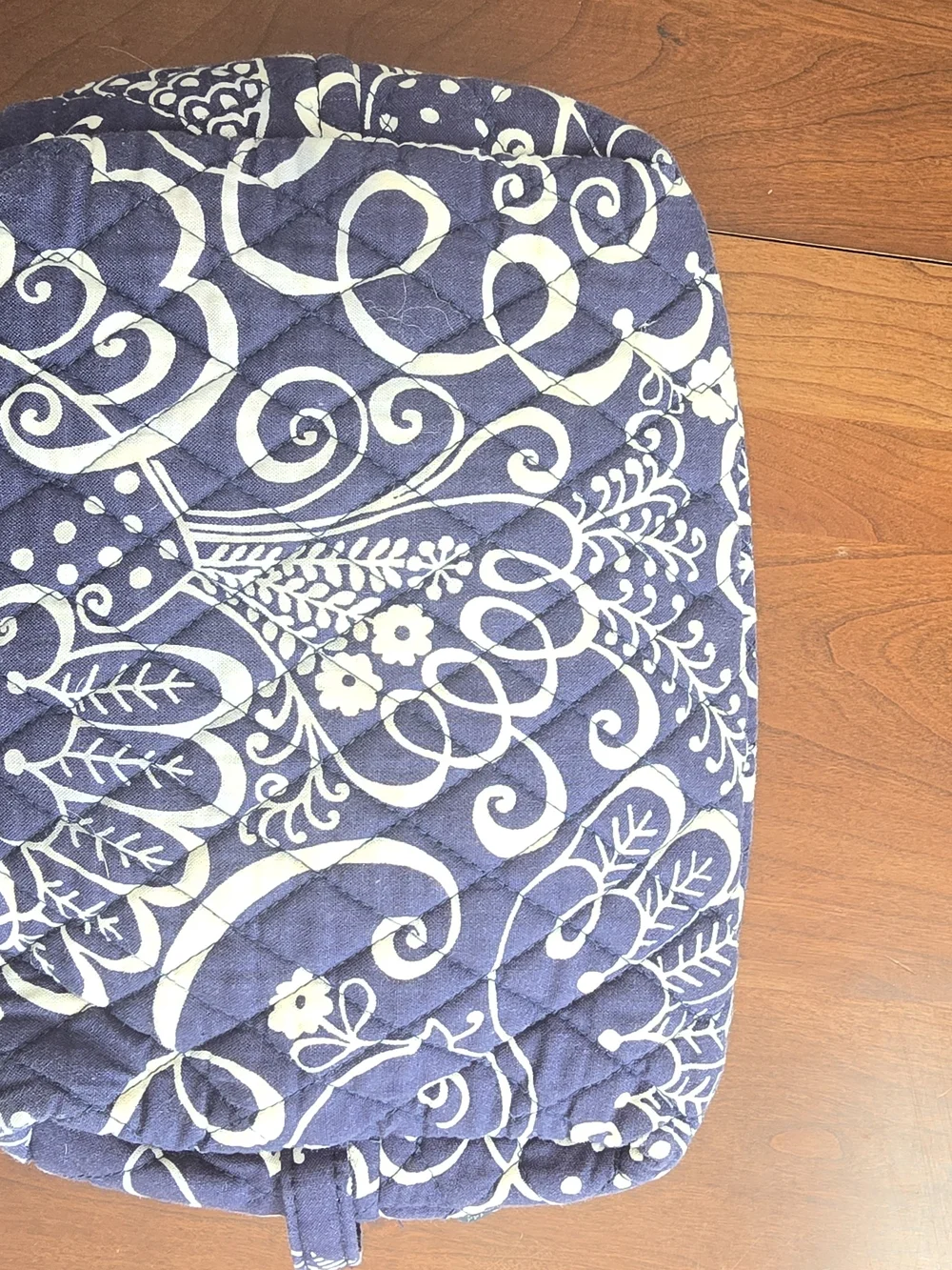 Vera Bradley Navy and White Quilted Floral Cosmetic Pouch, Lined, GUC